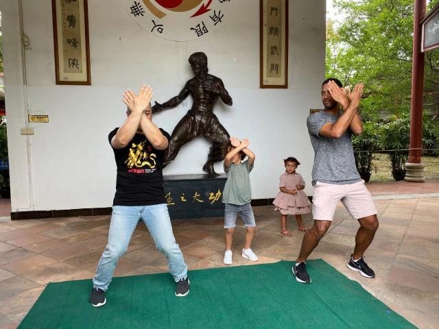 九游体育首页入口-登贝莱休假时学起了武术  谈疫情下中国最安全